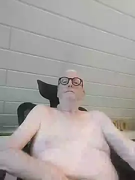 Greyhound70 online show from 10.26.25