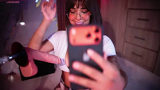 Snapshot of Mikubani18 chatting on 03.16.26 Mikubani18 online show from 03.16.26