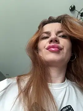 Snapshot of MayaMR chatting on 06.08.26 MayaMR online show from 06.08.26