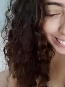 Snapshot of Sweet-diamondxxx chatting on 12.14.24 Sweet-diamondxxx online show from 12.14.24