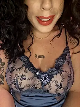 Snapshot of Sweet-diamondxxx chatting on 10.03.25 Sweet-diamondxxx online show from 10.03.25