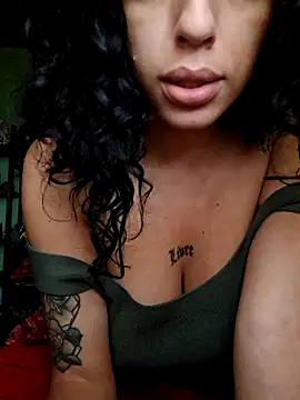 Snapshot of Sweet-diamondxxx chatting on 10.31.25 Sweet-diamondxxx online show from 10.31.25