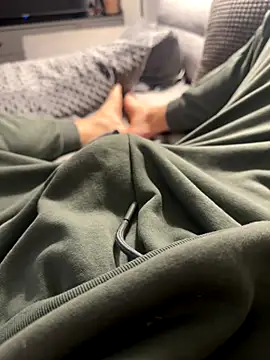 Snapshot of WAW_PL chatting on 12.04.25 WAW PL online show from 12.04.25