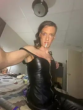 kikiwonderbar online show from 03.18.26