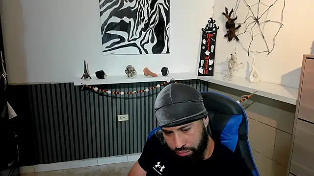 Snapshot of Daemon21 chatting on 10.22.25 Daemon21 online show from 10.22.25