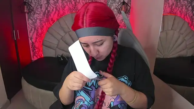 Snapshot of larissa01_ chatting on 03.15.25 larissa01 online show from 03.15.25