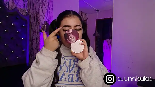 Snapshot of larissa01_ chatting on 09.19.25 larissa01 online show from 09.19.25