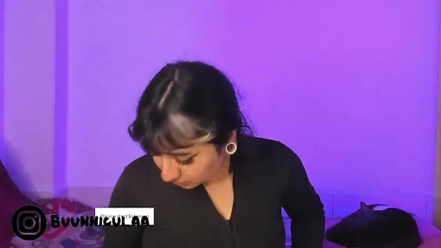 larissa01  online show from 01.07.26