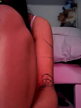 Snapshot of -Loren- chatting on 09.18.25 -Loren- online show from 09.18.25