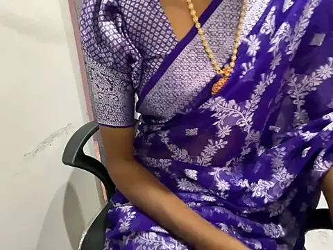 Honeyberose online show from 01.16.25