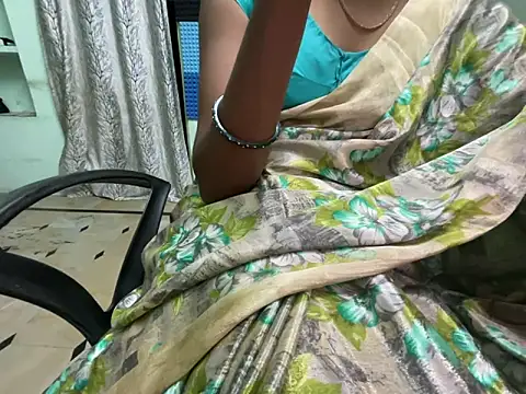 Honeyberose online show from 02.05.25