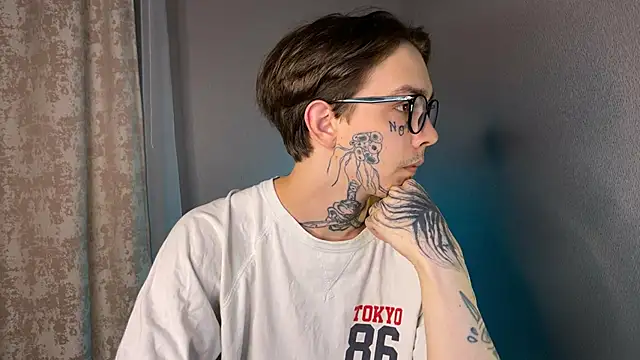 Snapshot of anahori__simon chatting on 01.21.25 anahori simon online show from 01.21.25