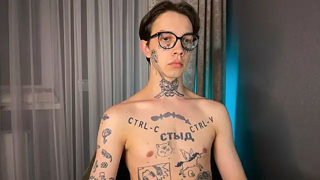 Snapshot of anahori__simon chatting on 02.02.25 anahori simon online show from 02.02.25