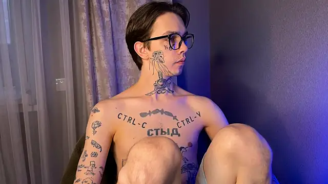 Snapshot of anahori__simon chatting on 02.08.25 anahori simon online show from 02.08.25