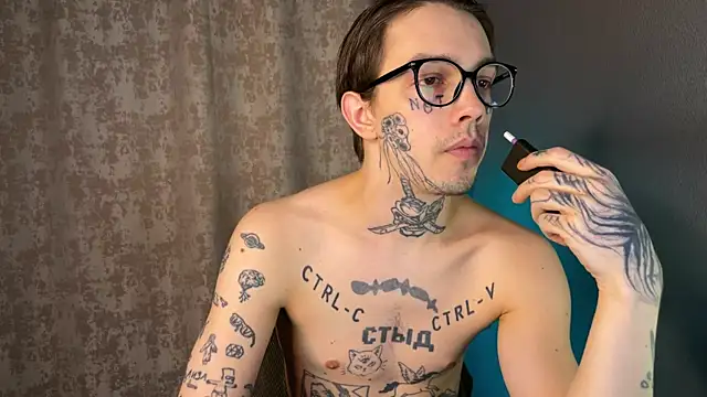 Snapshot of anahori__simon chatting on 02.12.25 anahori simon online show from 02.12.25