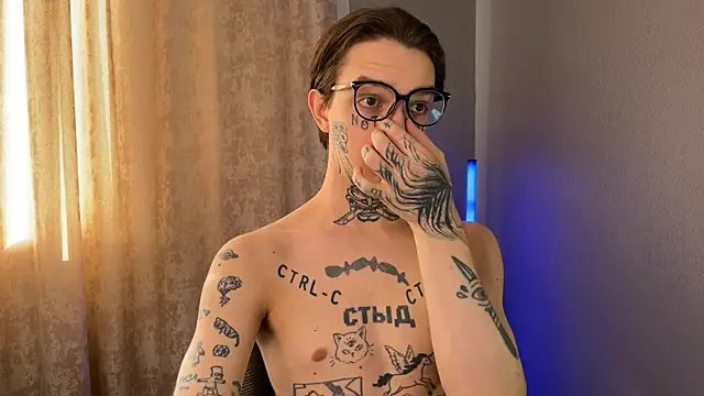 Snapshot of anahori__simon chatting on 02.22.25 anahori simon online show from 02.22.25