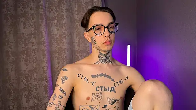 Snapshot of anahori__simon chatting on 03.06.25 anahori simon online show from 03.06.25