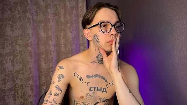 Snapshot of anahori__simon chatting on 03.08.25 anahori simon online show from 03.08.25