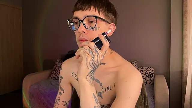 Snapshot of anahori__simon chatting on 09.10.25 anahori simon online show from 09.10.25