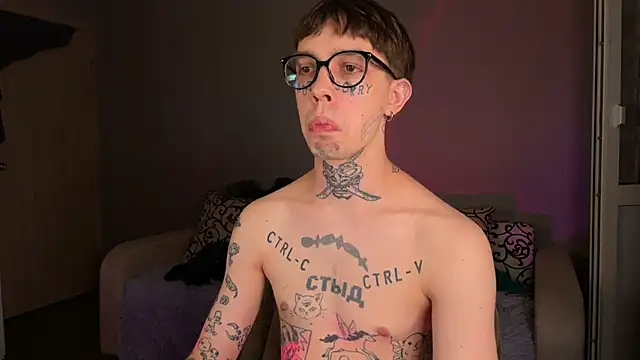 Snapshot of anahori__simon chatting on 09.11.25 anahori simon online show from 09.11.25