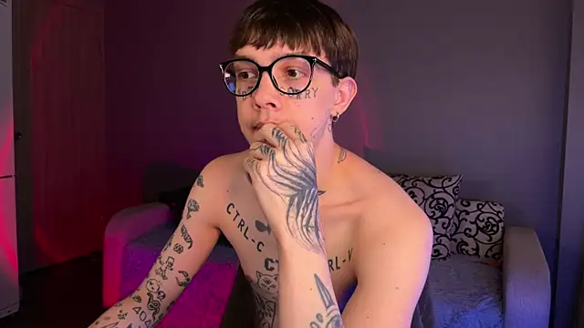 Snapshot of anahori__simon chatting on 10.05.25 anahori simon online show from 10.05.25