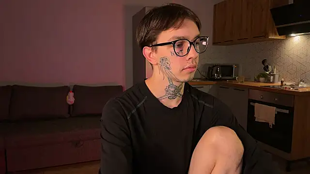 Snapshot of anahori__simon chatting on 10.17.25 anahori simon online show from 10.17.25