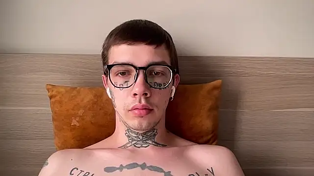 Snapshot of anahori__simon chatting on 02.27.26 anahori simon online show from 02.27.26