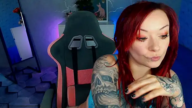 Snapshot of Miss-Tattoo chatting on 05.29.26 Miss-Tattoo online show from 05.29.26