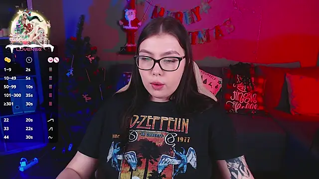 Snapshot of Arizonaa_Muse chatting on 12.19.24 Arizonaa Muse online show from 12.19.24