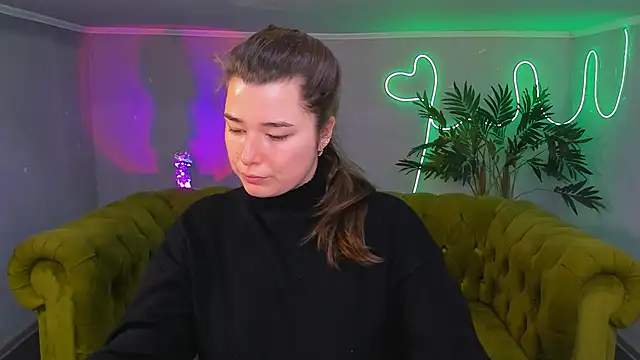 Snapshot of _Sun_Shy_ chatting on 01.30.25 Sun Shy online show from 01.30.25