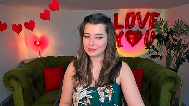 Snapshot of _Sun_Shy_ chatting on 03.08.25 Sun Shy online show from 03.08.25