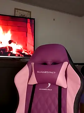 Snapshot of Lanna_hott_ chatting on 11.15.25 Lanna hott online show from 11.15.25