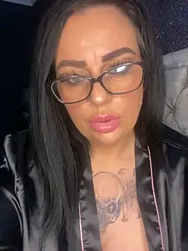 MissEssex online show from 01.29.25