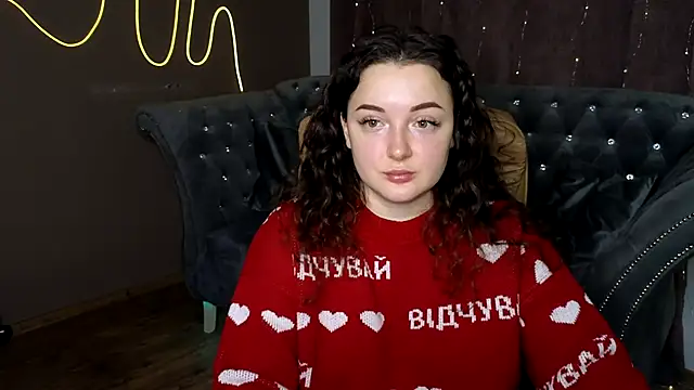 Snapshot of GloriNichols chatting on 01.12.25 GloriNichols online show from 01.12.25