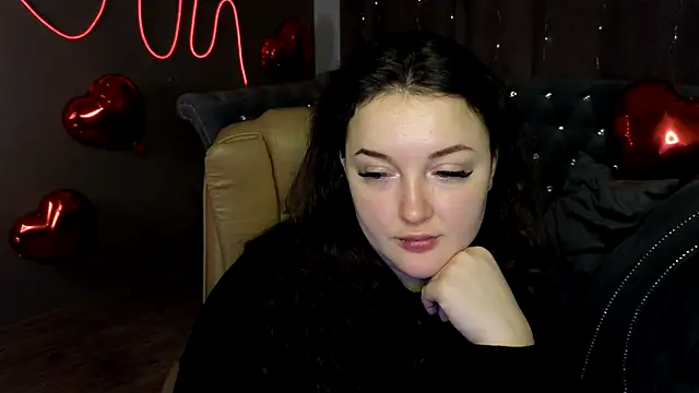 Snapshot of GloriNichols chatting on 02.12.25 GloriNichols online show from 02.12.25