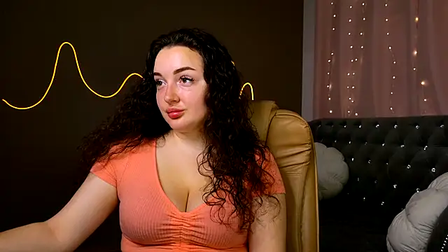 Snapshot of GloriNichols chatting on 09.14.25 GloriNichols online show from 09.14.25