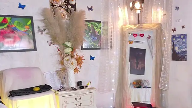 Kyara Queen online show from 11.17.25