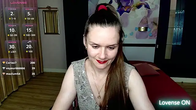 Snapshot of AriaGray chatting on 06.14.26 AriaGray online show from 06.14.26