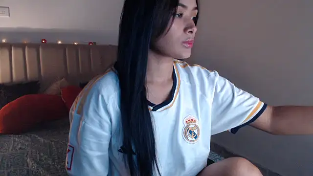 sabrina brunette online show from 12.16.25