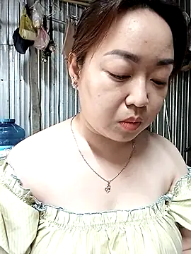 Snapshot of VyOanh2K chatting on 03.16.25 VyOanh2K online show from 03.16.25