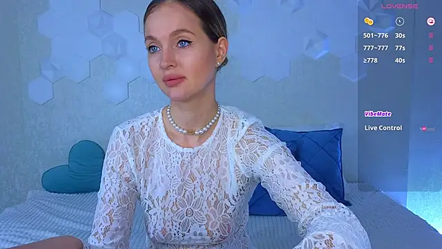 Snapshot of Lynna_Sparks chatting on 04.26.26 Lynna Sparks online show from 04.26.26