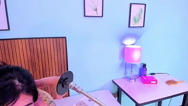 zyle boobs online show from 10.30.25