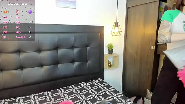 Snapshot of sweet_abby1 chatting on 12.17.24 sweet abby1 online show from 12.17.24