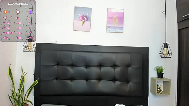 Snapshot of sweet_abby1 chatting on 12.19.24 sweet abby1 online show from 12.19.24