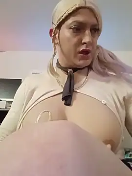 Snapshot of sissytrapdolly24 chatting on 05.24.26 sissytrapdolly24 online show from 05.24.26