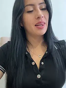 Snapshot of Sara_luna_ chatting on 07.16.26 Sara luna online show from 07.16.26