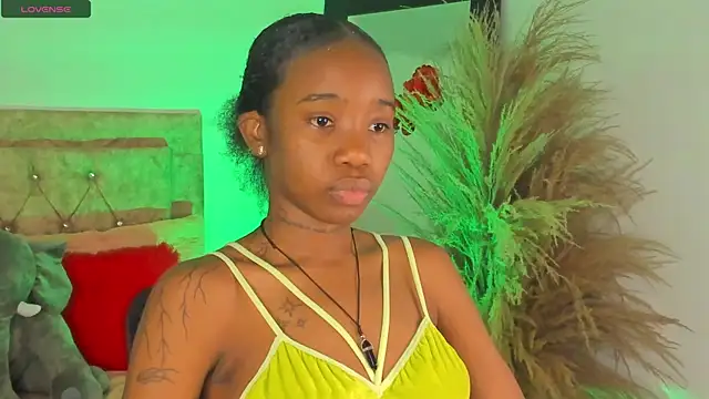 Snapshot of Rihana_hot01 chatting on 03.13.25 Rihana hot01 online show from 03.13.25