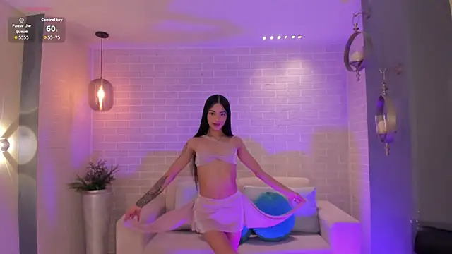 HannahJamesX online show from 12.20.25