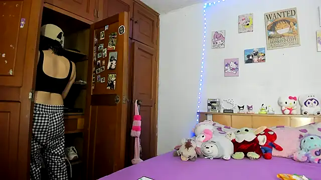 Snapshot of LunaDeCristall chatting on 09.09.25 LunaDeCristall online show from 09.09.25