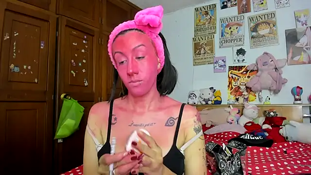 Snapshot of LunaDeCristall chatting on 10.23.25 LunaDeCristall online show from 10.23.25